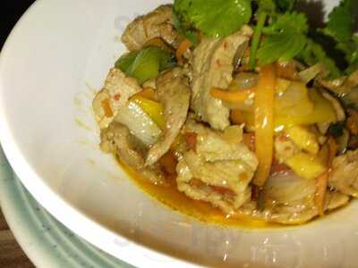 Suree' S Kitchen Thai Restaurant