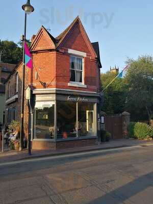 Suree' S Kitchen Thai Restaurant