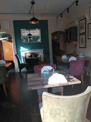 Suree' S Kitchen Thai Restaurant