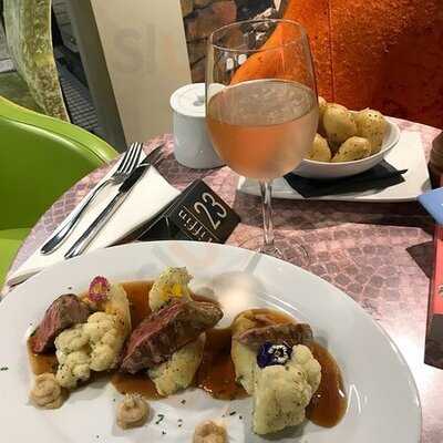 The Museum Courtyard Bar And Bistro