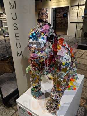 The Museum Courtyard Bar And Bistro