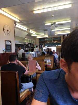 The Oxford Restaurant And Creperie