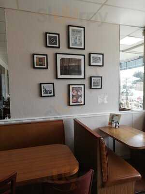 The Oxford Restaurant And Creperie