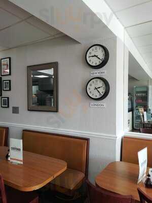 The Oxford Restaurant And Creperie