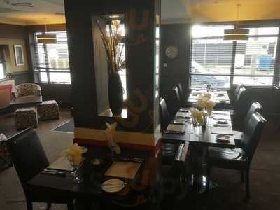 The Oxford Restaurant And Creperie