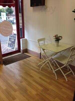 Manuel's Deli Bakery