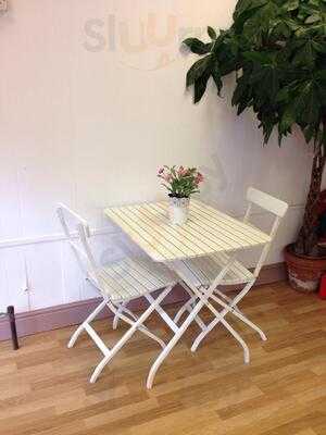 Manuel's Deli Bakery