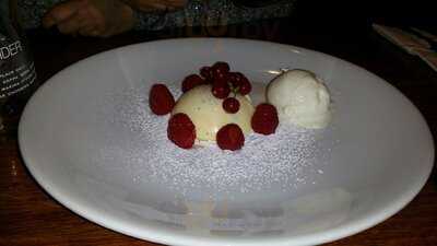 Oswald's Restaurant & Stables Pub