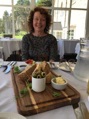 Oswald's Restaurant & Stables Pub