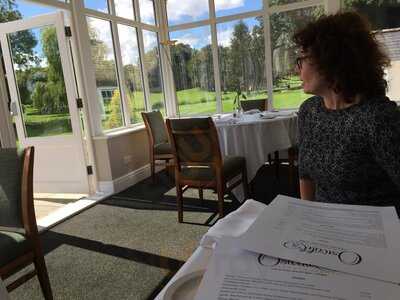 Oswald's Restaurant & Stables Pub