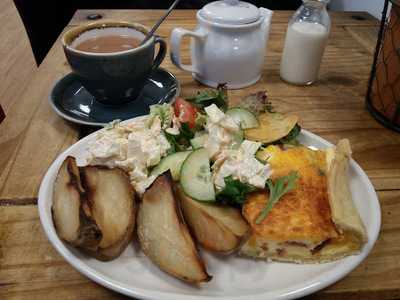 The Little Coffee House And Cake Boutique