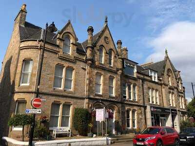 Mcnab's Bar & Bistro