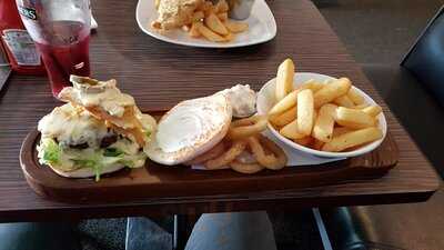 Riverside Bar & Restaurant