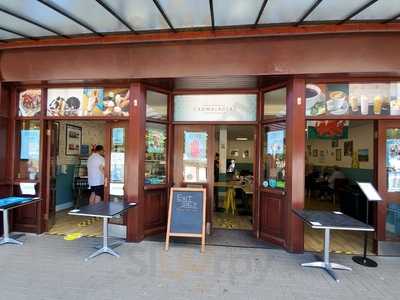 Mike's Ice Cream Parlour