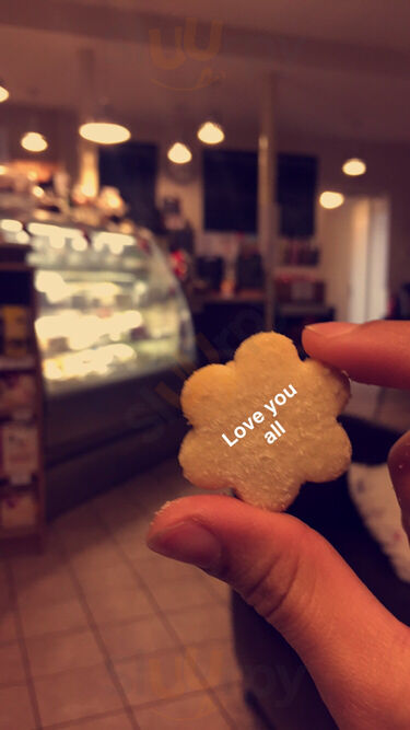 Peppercorns Deli Cafe & Cake Shop