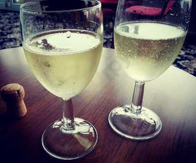 Watermark Brasserie @ Glendorgal Hotel