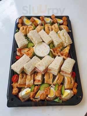 The New Salad And Deli Bar