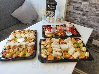 The New Salad And Deli Bar