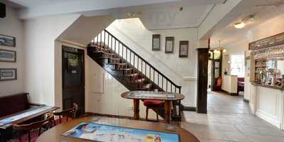 The Commercial Hotel