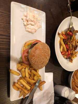 Hampton Inn Table Table