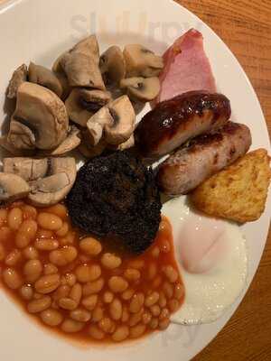 Hampton Inn Table Table