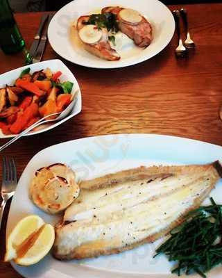 Mariners Bar & Restaurant