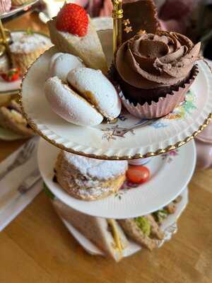 Teashop By  The Canal