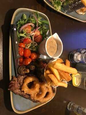 Coach & Horses At Buckland Brewer