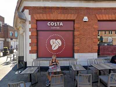 Nando's Watford - Met Quarter