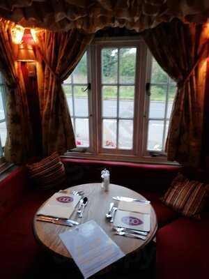 Restaurant At The Hoops Inn