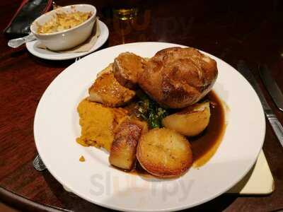 Restaurant At The Hoops Inn