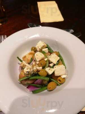 Restaurant At The Hoops Inn