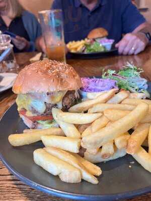 Restaurant At The Hoops Inn