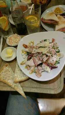 Traders - The Day Time Cafe