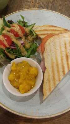 Traders - The Day Time Cafe