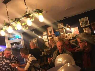 Albatross Bar & Food