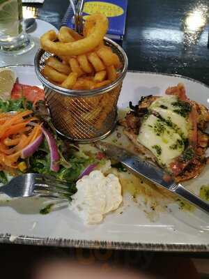 Midpoint Cafe Bistro