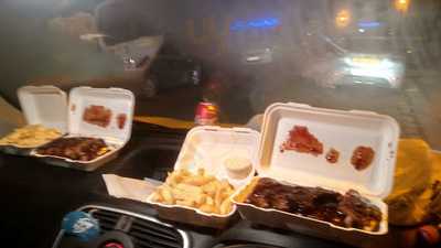 Chris' Fish, Chicken & Ribs