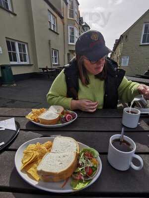 Wreckers Retreat Bar