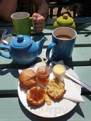 Pear Tree Produce Cafe