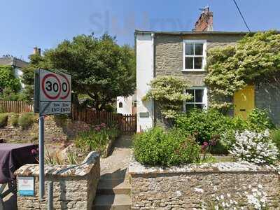 Pear Tree Produce Cafe