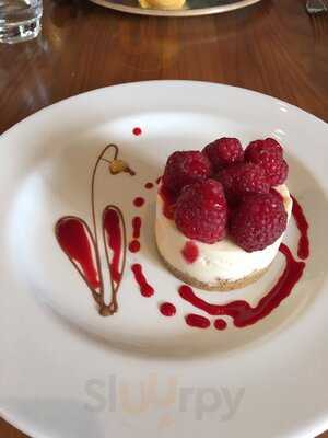 Winepress At The Donnington Valley Hotel