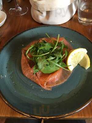 Winepress At The Donnington Valley Hotel