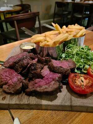 Winepress At The Donnington Valley Hotel