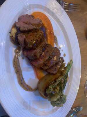 Winepress At The Donnington Valley Hotel