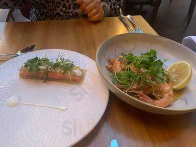 Winepress At The Donnington Valley Hotel