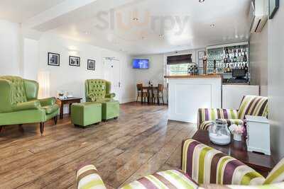 The White Napkin Restaurant