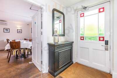 The White Napkin Restaurant