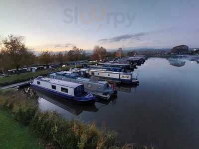 The Kingfisher – Waterside Bar And Bistro