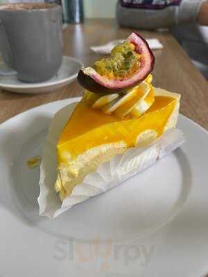 Lindsey's Cake And Dessert Shop